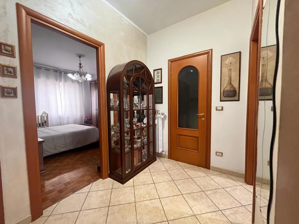Entrée - Rearranged Apartment with Balcony in Beinasco
