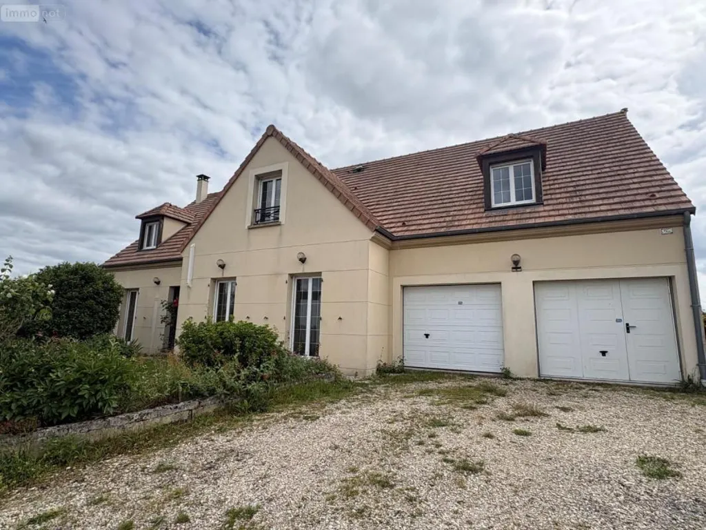 Extérieur - Maison avec Piscine et Jardin près de Voves
