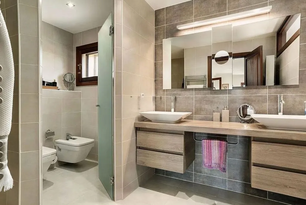 Baños - Casa independiente con piscina en Puntiró, Palma