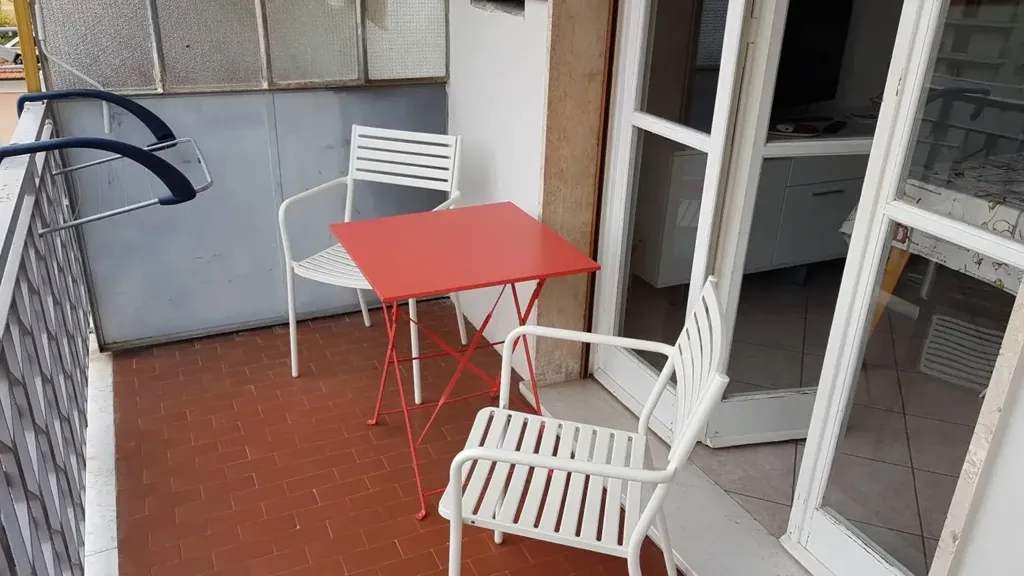 Rõdu - Rented Apartment with Sea View in Loano