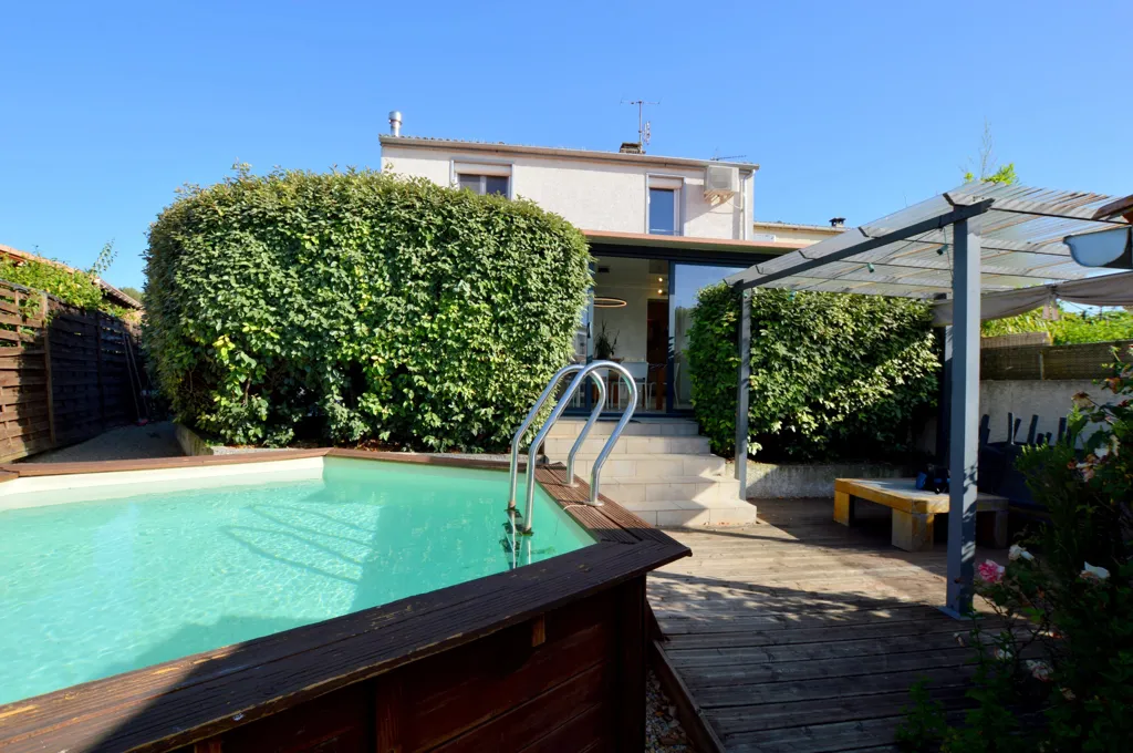 Bassein - House with Pool and Veranda in Vauvert