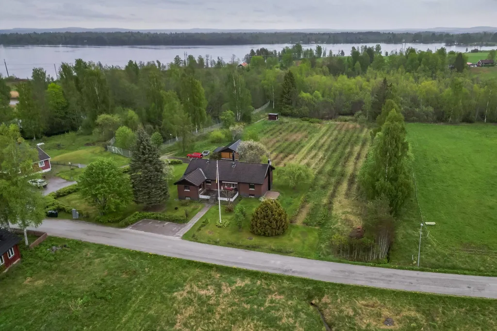 Õhuvaade - 1-Storey Villa with Garden in Lantlig Setting