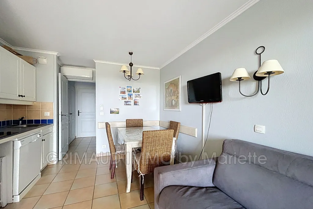 Elutuba - Garden Apartment with Sea View in Grimaud