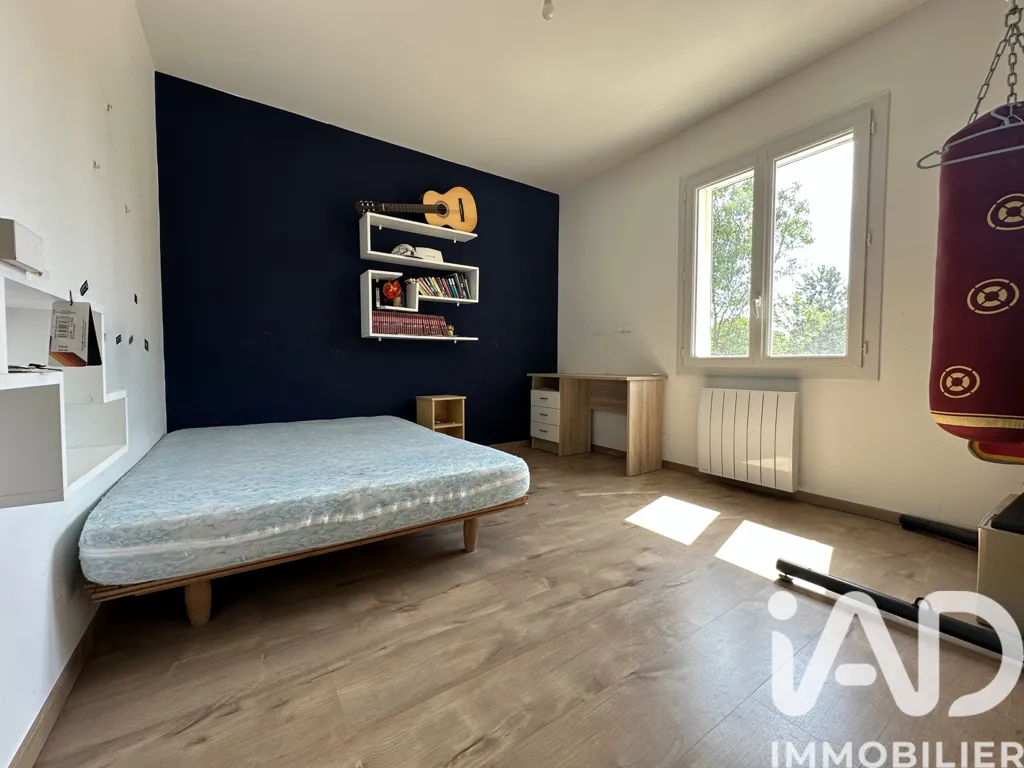Chambres - Bungalow avec terrasse et grand terrain à Vagnas