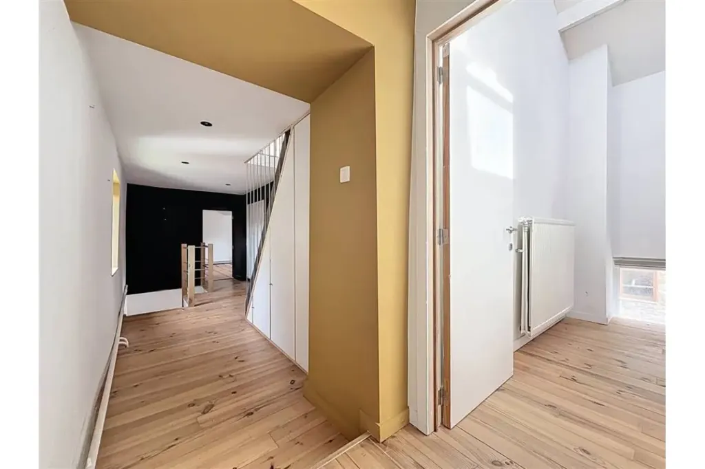 hallway_entrance