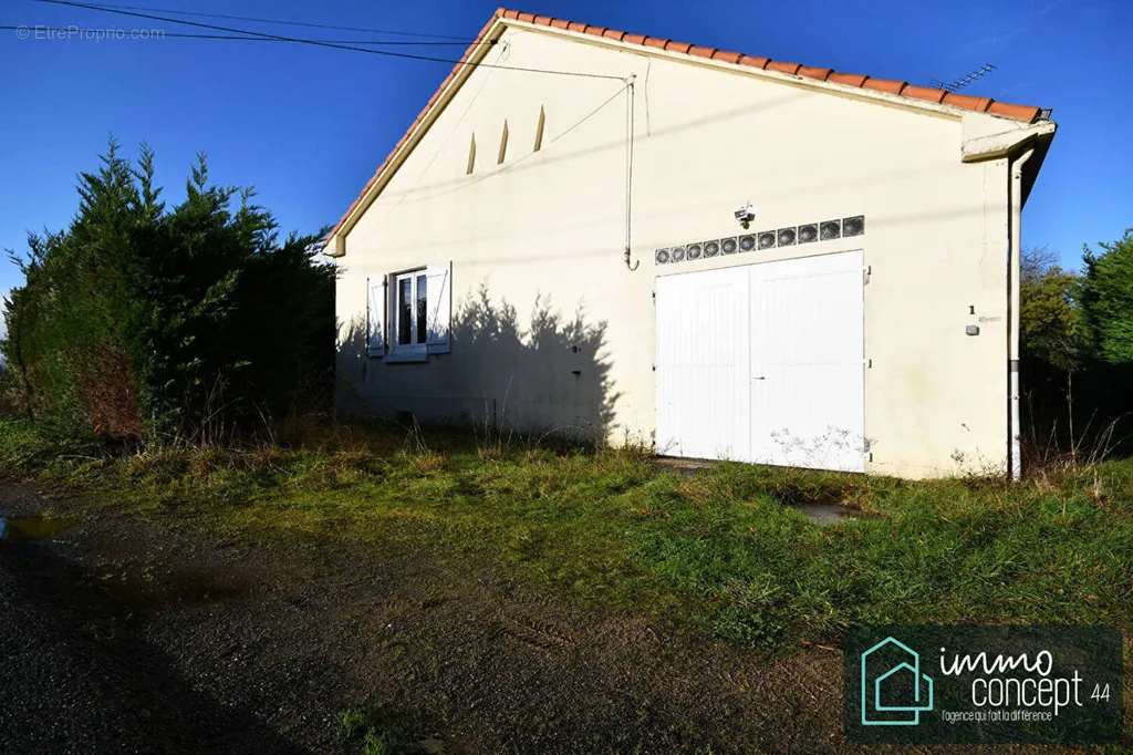 Exterior - Detached House with Garden in Bouaye