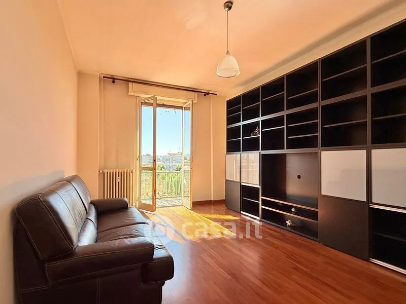 Elutuba - Elegant Duplex with Balconies in Voghera Centre