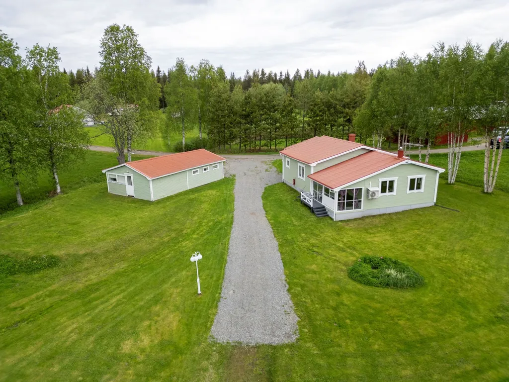 Vue aérienne - Strand-adjacent Farmstead with Three Cottages in Västerbotten