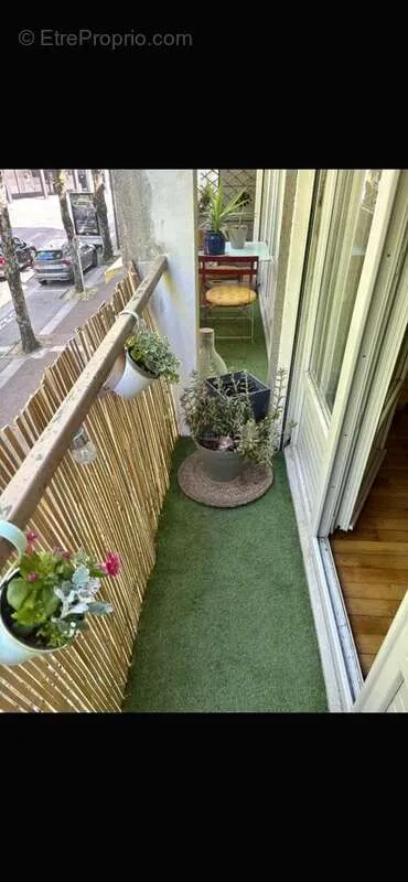 balcony
