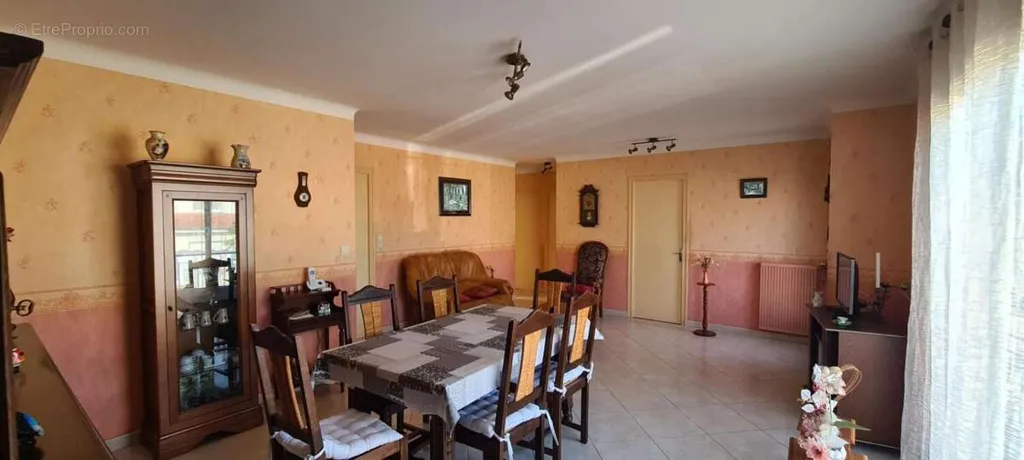 Sala da pranzo - Nantaise House with Garden in Mouzillon