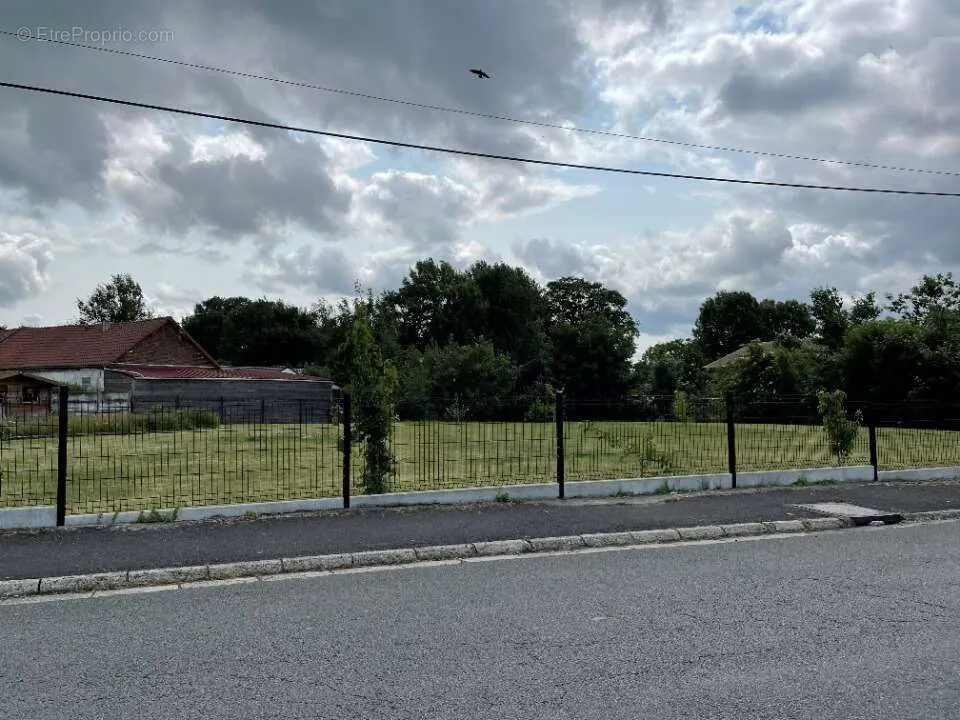 Extérieur - Terrain avec Vue Dégagée à Bugnicourt