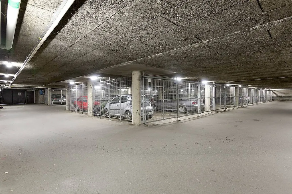 Garaaž - Bright 1-Bedroom Flat with Balcony in Stockholm