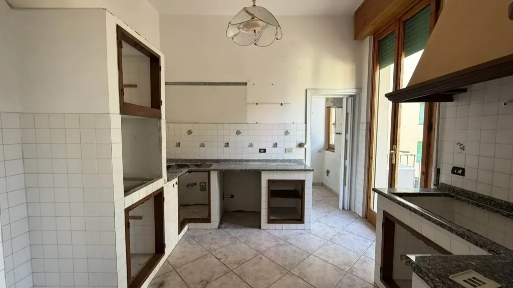 Cuisine - Rusticated Townhouse with Balcony in Florence