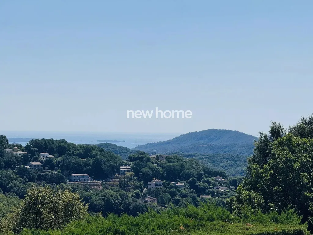 Maison Mitoyenne avec Vue Mer près du Village