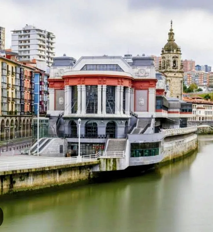 Reformed Flat with Balcony in Bilbao's Old Town