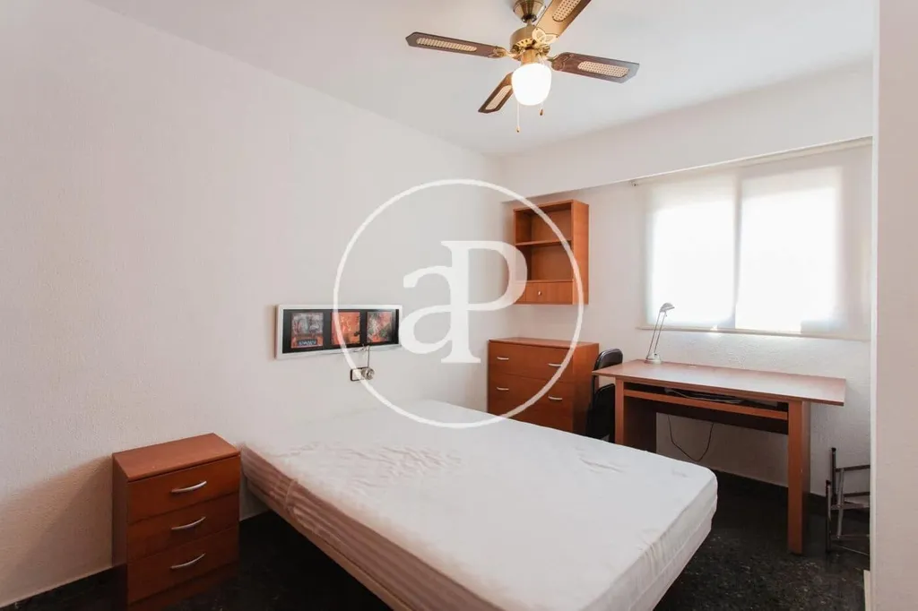 Magamistoad - Furnished Flat with Balcony in Mestalla, Valencia