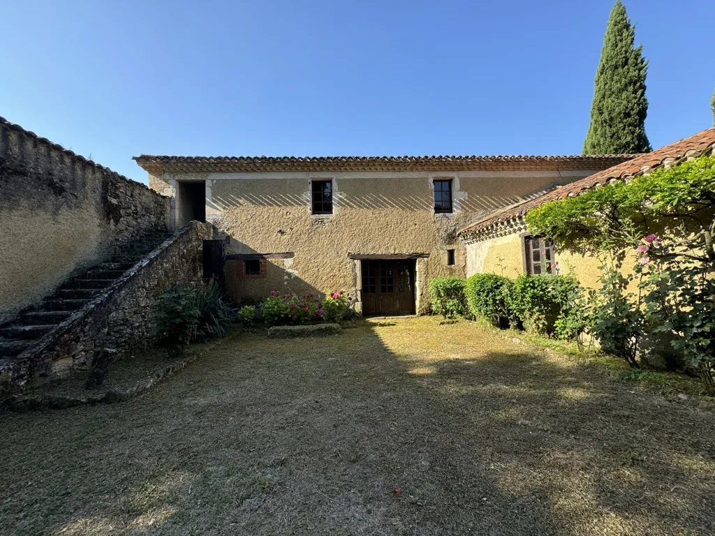 Aed - 16th Century Manor with Pool near Auch