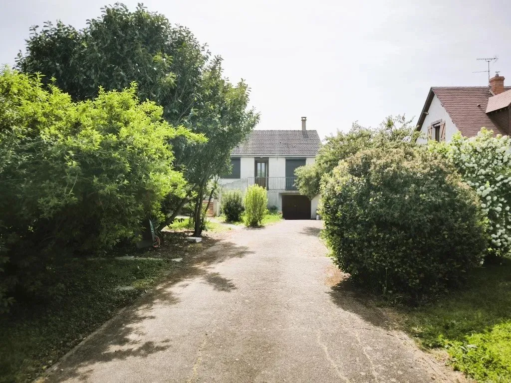 Extérieur - Maison Individuelle avec Jardin Clos près d'Artenay