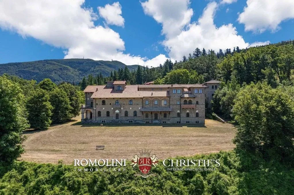 Extérieur - Neo-Gothic Castle with Park in Reggello, Tuscany