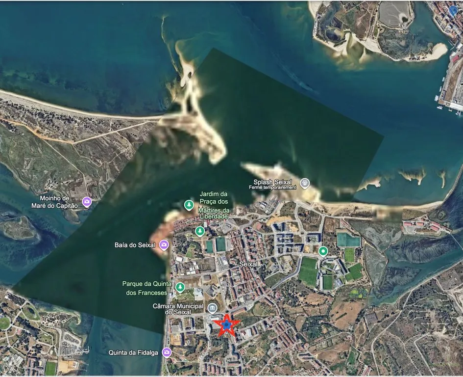Strategic Plot with River Views in Seixal