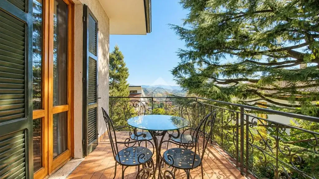 Terrazza - Panoramic Villa with Garden in Ponte Lambro