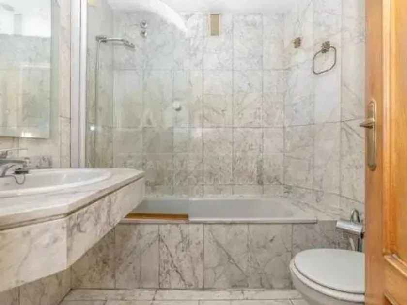 Vannitoad - Corner Flat with Terraces in Imperial, Madrid