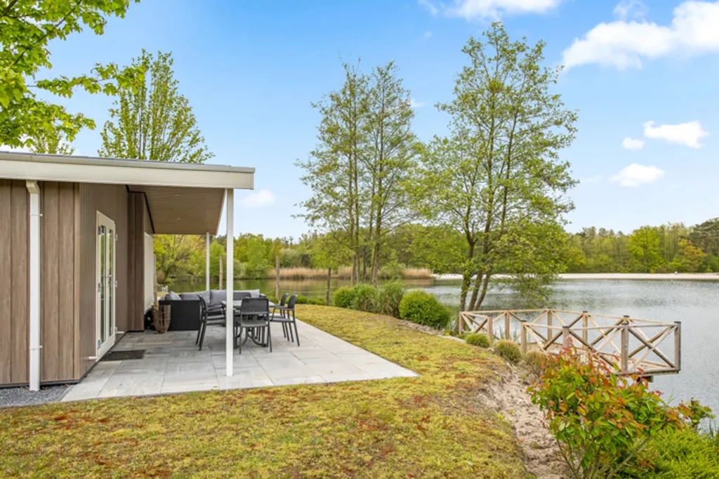 Terrasse - Chalet avec vue sur l'eau à Mol