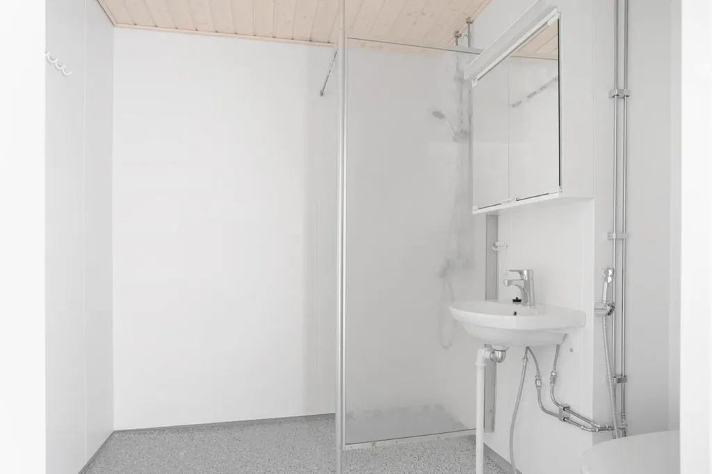 Vannitoad - Spacious Two-Bedroom Flat with Balcony in Vantaa