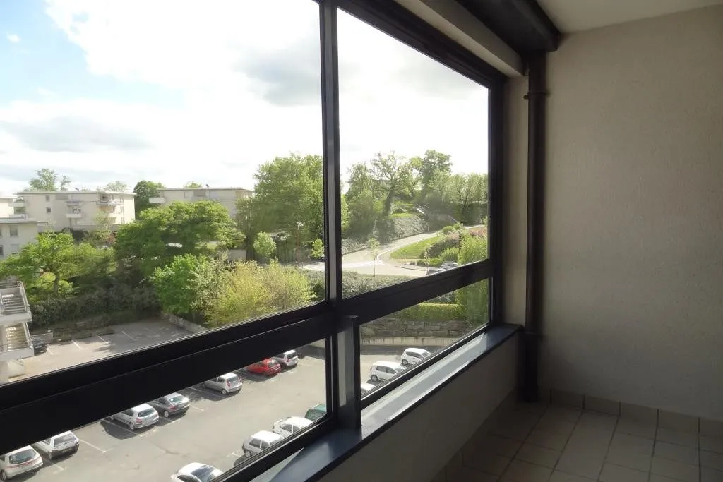 Stanze - 2-Bedroom Apartment with Loggia in Rodez
