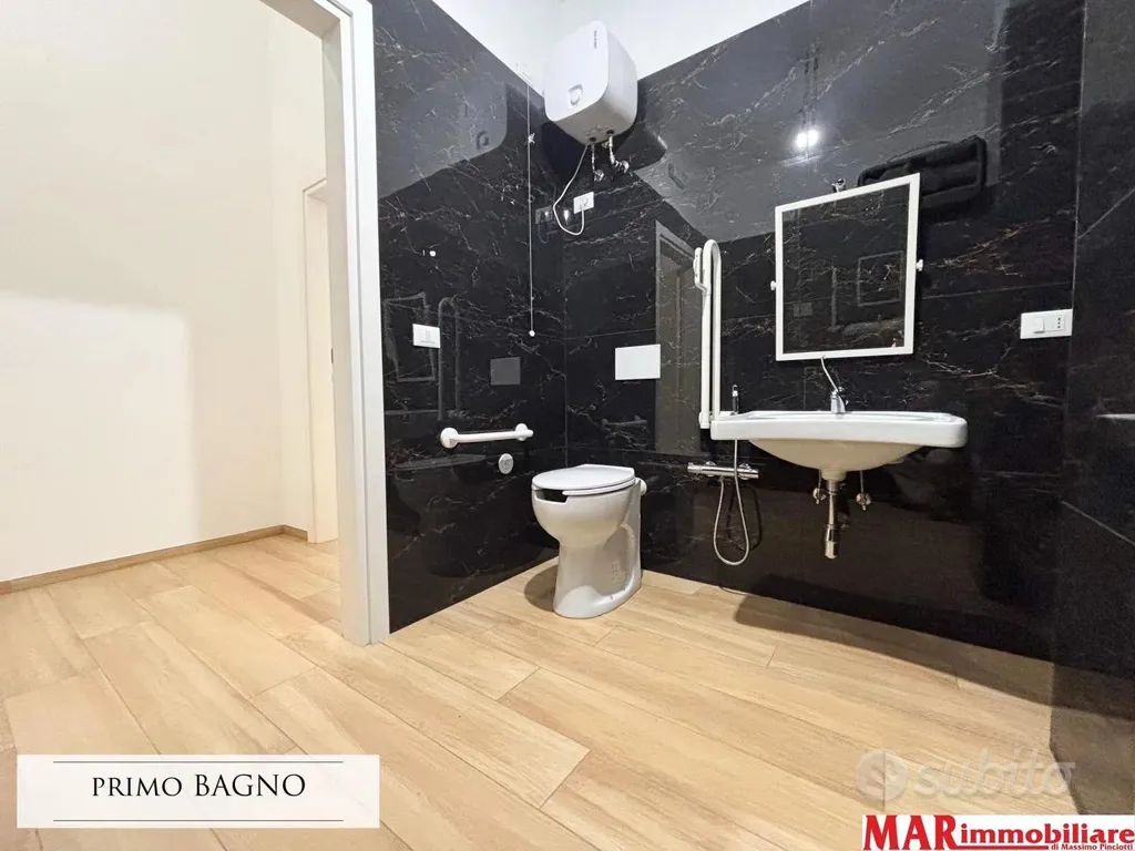 Vannitoad - Office Space with Parking in Montesilvano