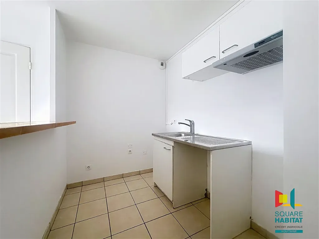 Cuisine - Appartement T2 avec Balcon à Bordeaux Bastide