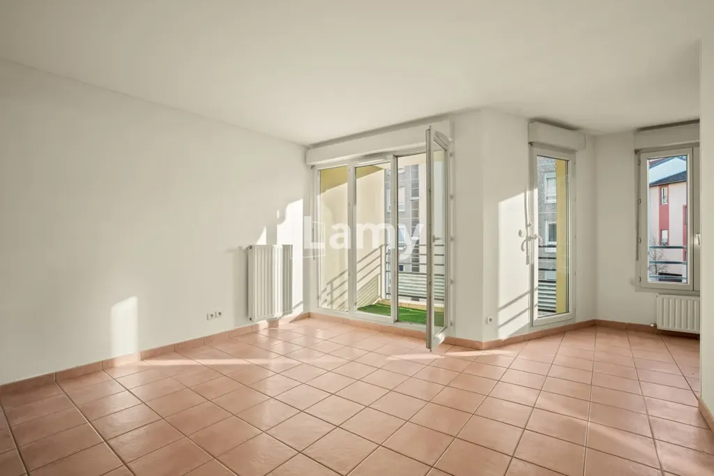 Toad - Bright 3-Bedroom Apartment in Lyon's 3rd Arrondissement