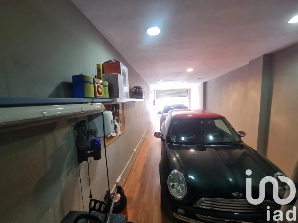 Garage - Parking Space with Storage in Reus