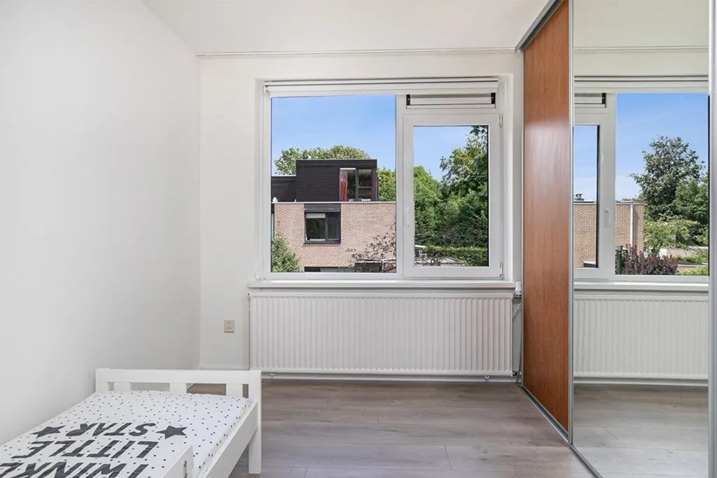 Chambres - Partly-Furnished 4-Bedroom House with Garden in Voorburg