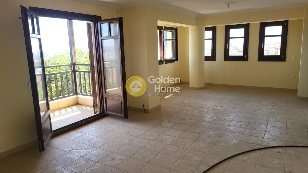 Living Room - Multi-Unit Building with Sea View in Thessaloniki Centre