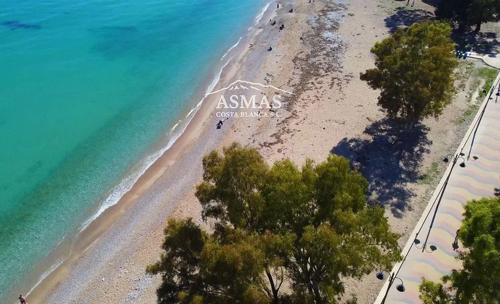 Seafront Apartment with Pool in Villajoyosa