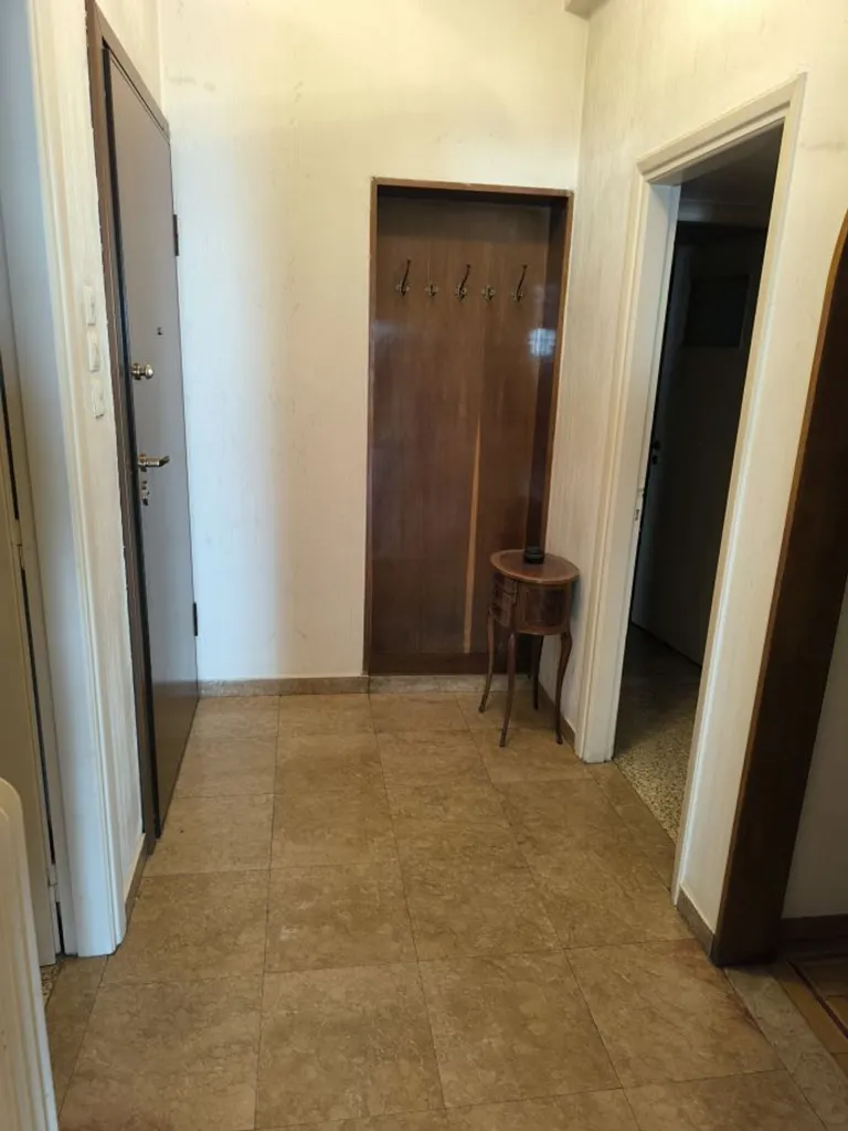 Esik - Front-Facing Apartment near National Museum, Athens
