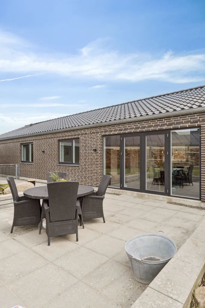 Terrass - Elegant Villa with Smart Home in Køge
