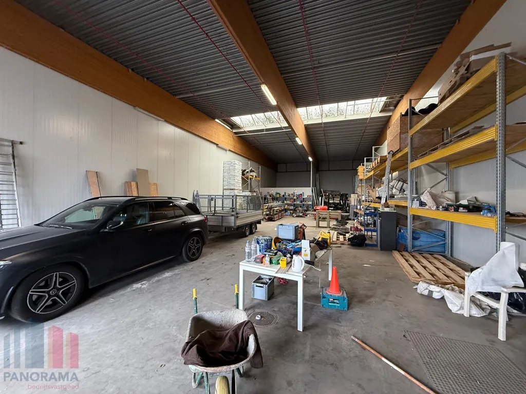 Garage - Bâtiment Industriel à Louer près de l'E40 à Aalter