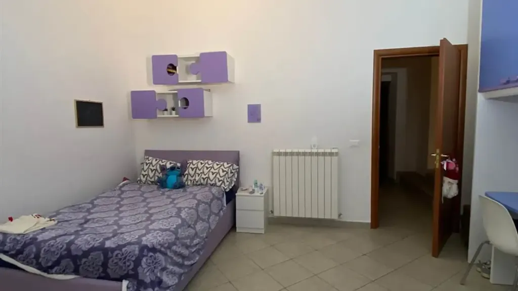 Chambres - Rear-Facing Apartment with Terrace in Cosenza