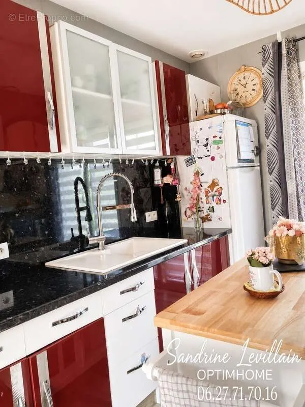 Köök - Spacious Detached House with Garden in Beaumont-le-Roger
