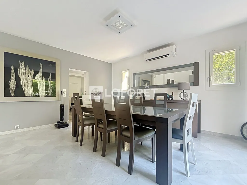 Dining Room - Chaumière with Pool in Sucy-en-Brie