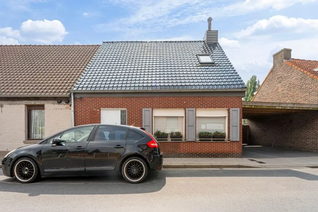 Välivaade - House with Swimming Pool in Wevelgem