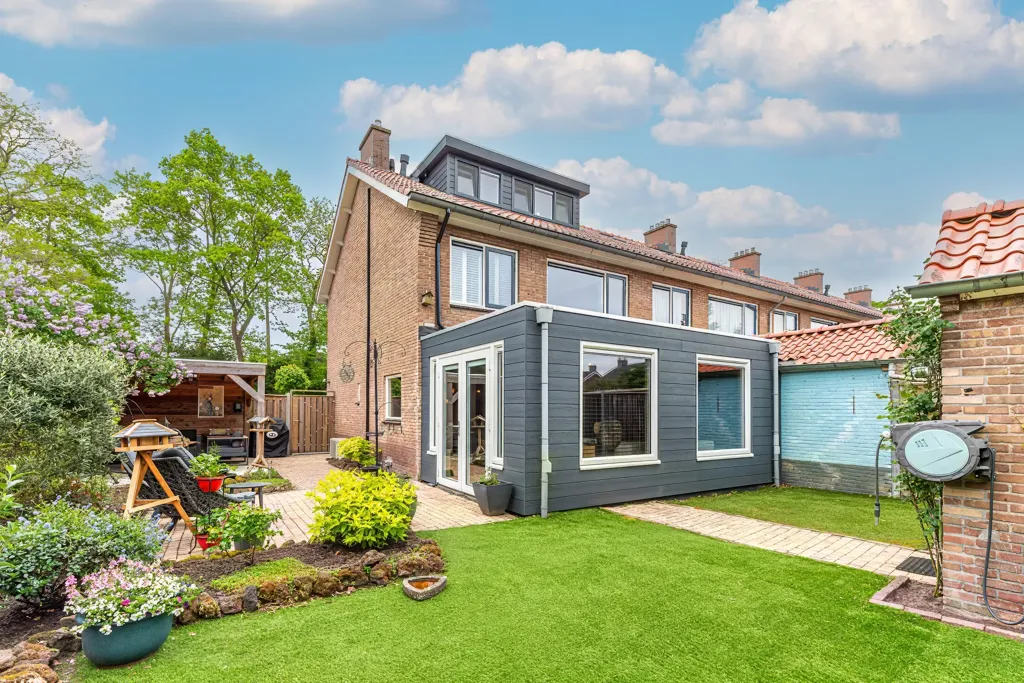 Garden - Modernised Corner House with Garden in Huizen