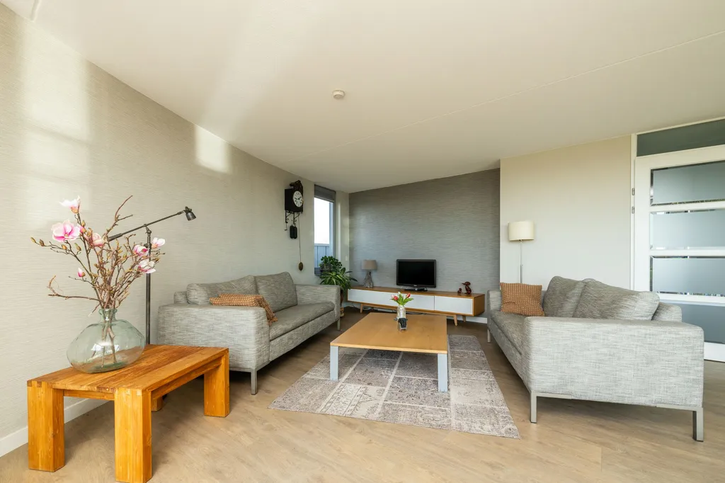 Elutuba - Penthouse with Panoramic View in Wateringen