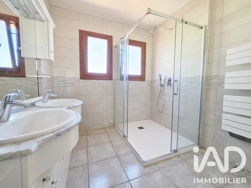 Vannitoad - Villa with Solar Panels in Cabestany