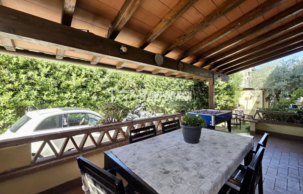 Terrass - Rustic Villa with Garden in Castagnola, Massa