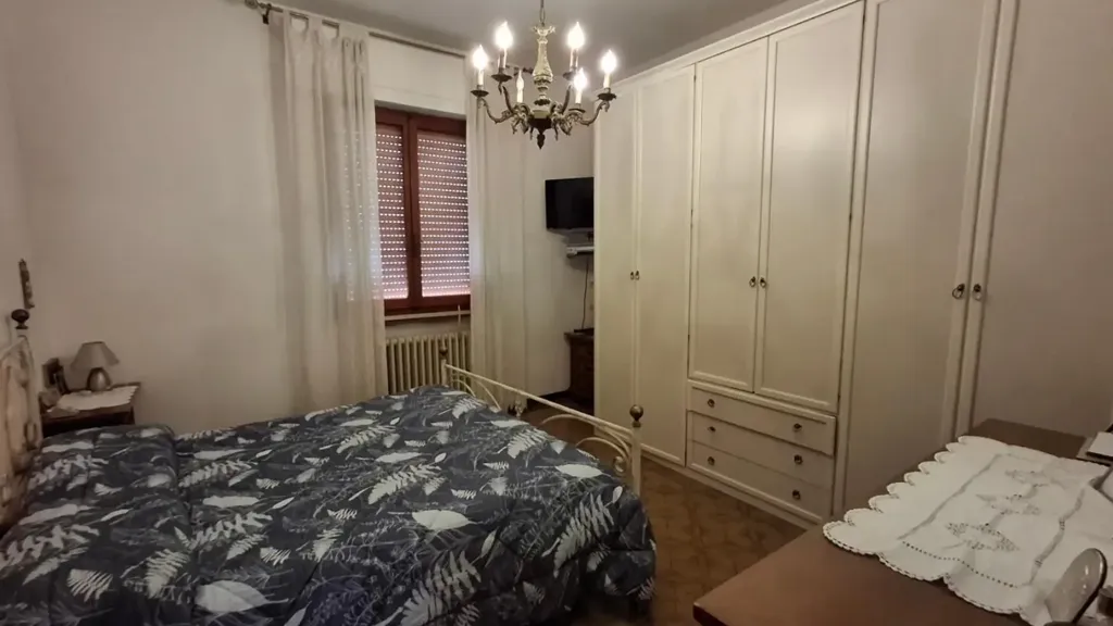 Bedrooms - Spacious Apartment with Terrace in Empoli