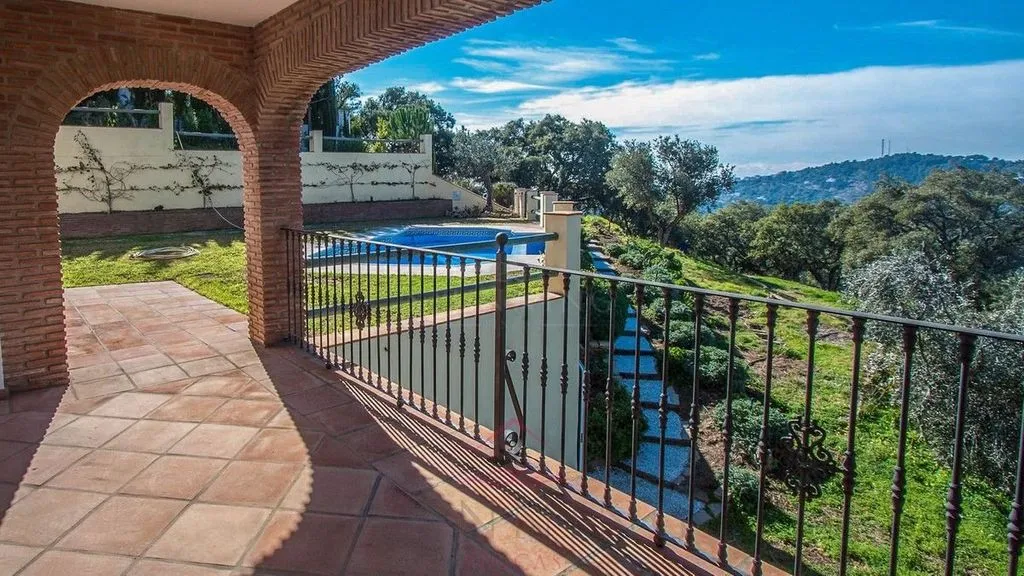 Terrass - Luxury Villa with Mountain Views in Casares