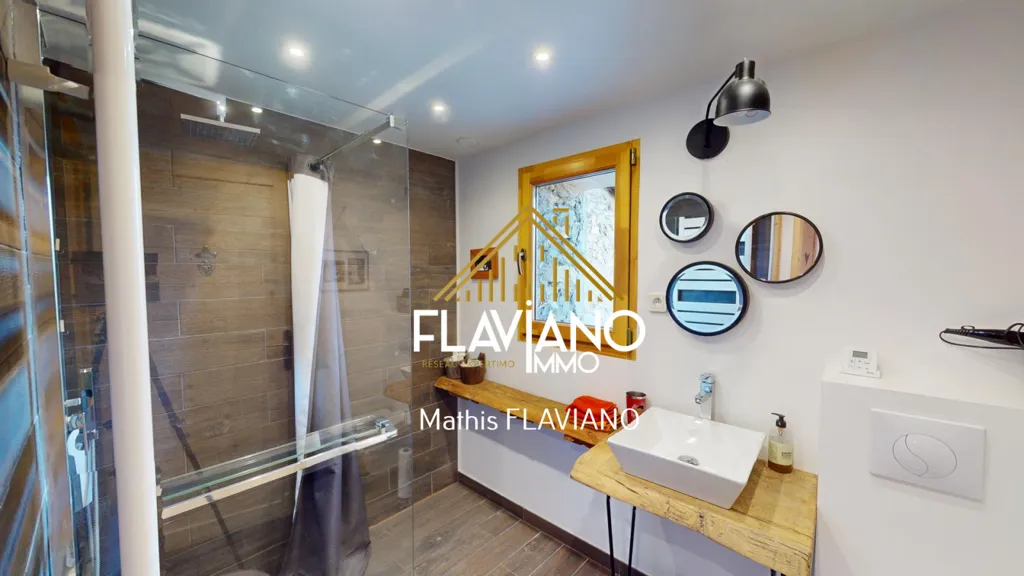 Salles de bain - Ancienne Ferme Rénovée avec Vue Panoramique à Barcelonnette